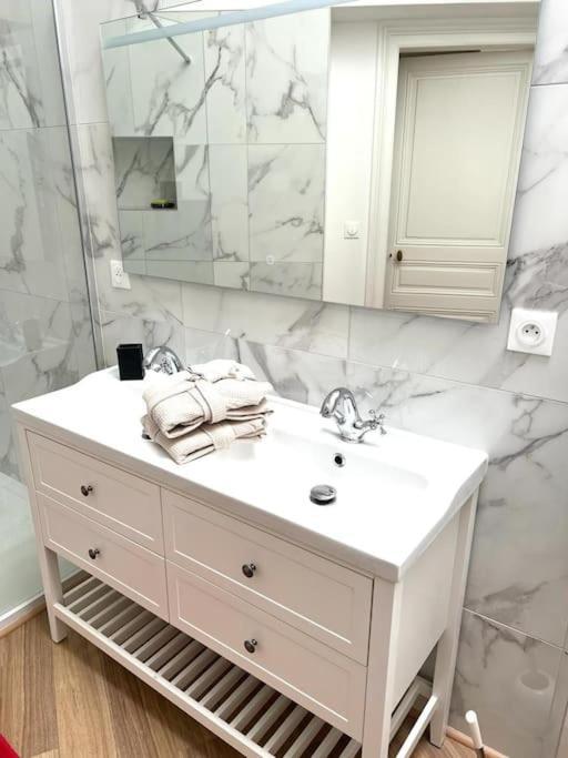 Апартаменты Cosy T3 Centre Reims/Pkg Prive Экстерьер фото
